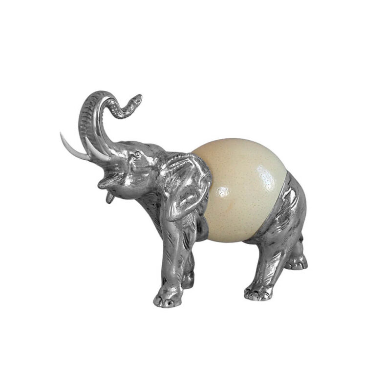 Elefante com ovo de avestruz