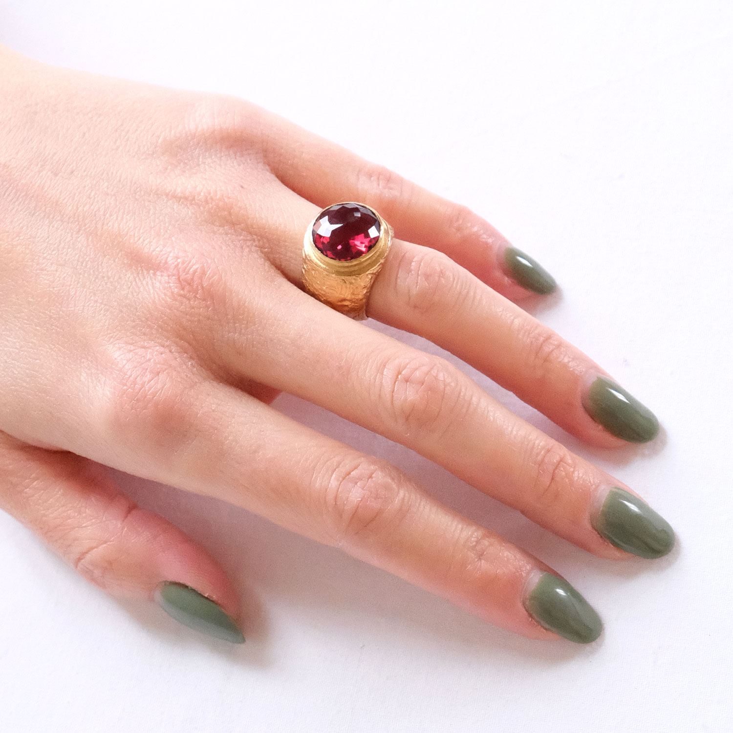Ring with red stone gold plated - Image 2