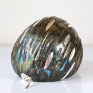 Alternative view of Ouriço em pedra Labradorite