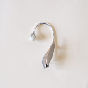 Alternative view of Earcuff Ovo e Penas