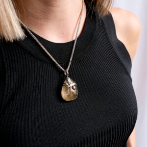 Alternative view of Pendente quartzo