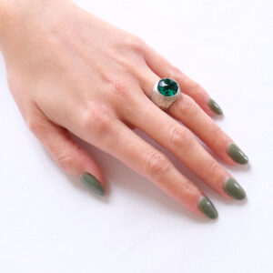 Alternative view of Anel com pedra verde