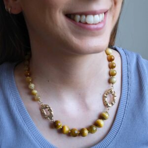 Alternative view of Colar lava olho de tigre amarelo S