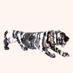 Tigre em pedra jaspe zebra com colar em prata dourada