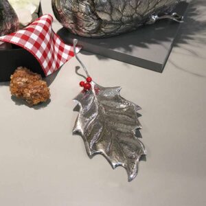 Alternative view of Folha de azevinho com coral