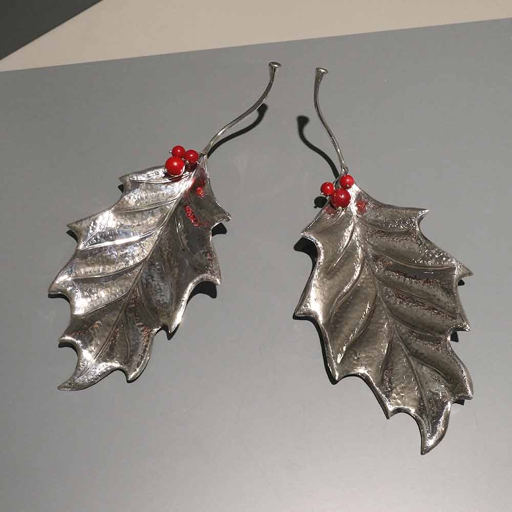 Folha de azevinho com coral - Image 3