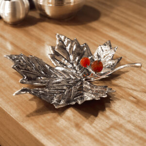 Alternative view of Maple leaf nº2 with agate