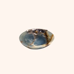 Taça de onyx azul com quartzo rutilado