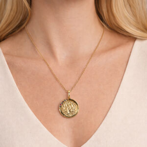 Alternative view of Colar medalha coral