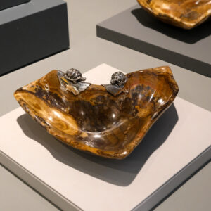 Alternative view of Taça aragonite com tartarugas