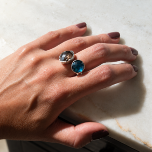 Alternative view of Water ring fume quartz and topazio
